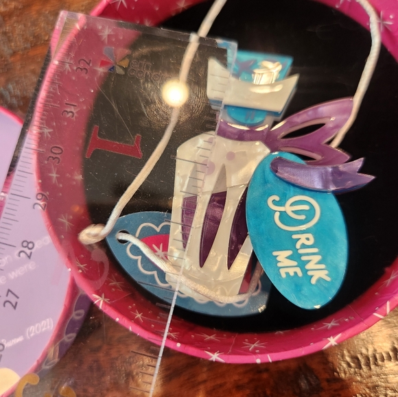 Erstwilder x Kitschy Witch Drink Me - Picture 4 of 5